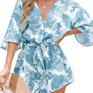 NWT CUPSHE Blue and White Leaf Print Romper - Large (12)